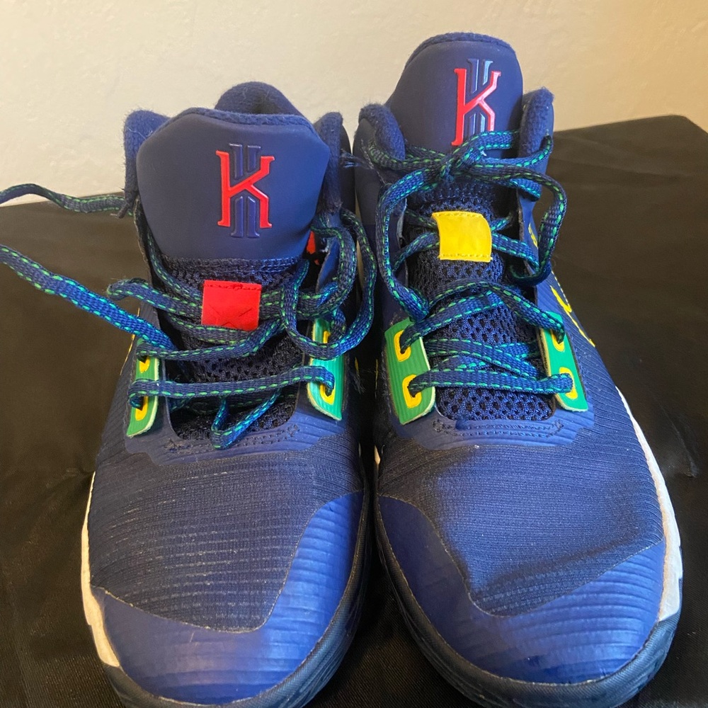 Nike Blue Kylie Flytrap Basketball Shoes 5Y